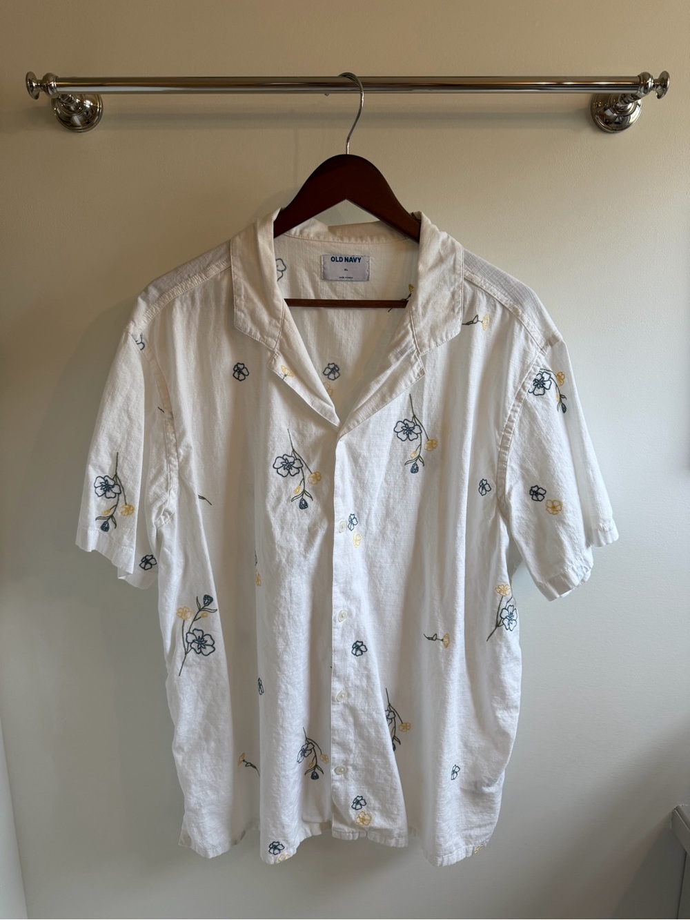 Old Navy White Short-Sleeve Button-Down Shirt with Blue & Yellow Floral Print